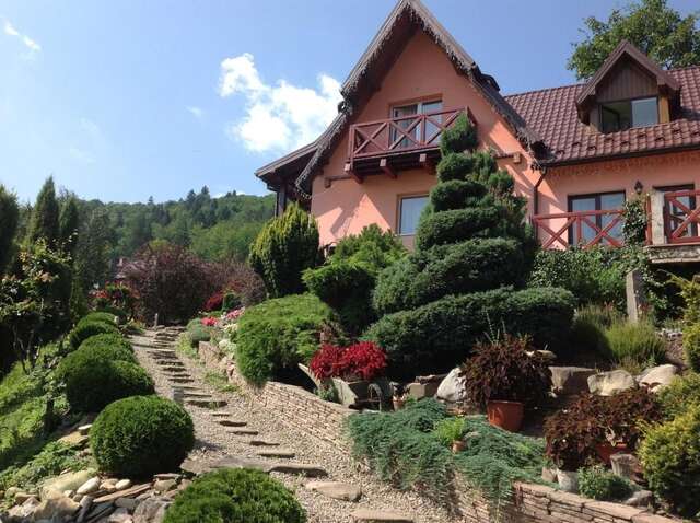 Виллы Верес Яремче-13